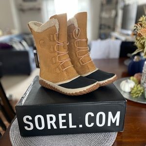 NWT...SOREL OUT N ABOUT TALL BOOTS.